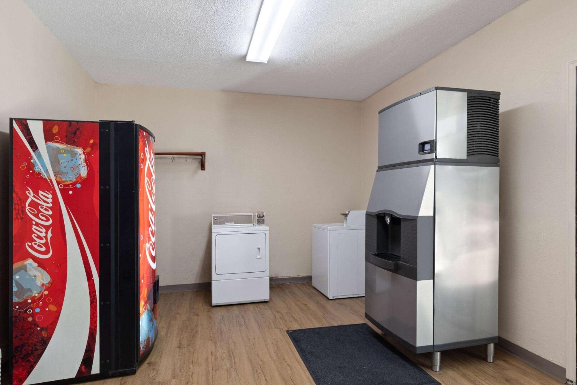 Super 8 By Wyndham Fort Mitchell Cincinnati Area Zewnętrze zdjęcie